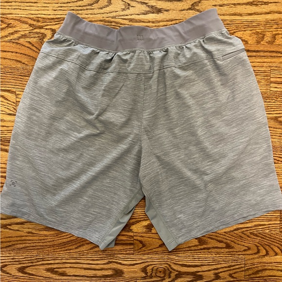 Lululemon - Picture 2 of 3